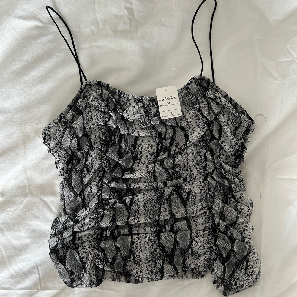 Gray snakeskin cropped tank top size medium